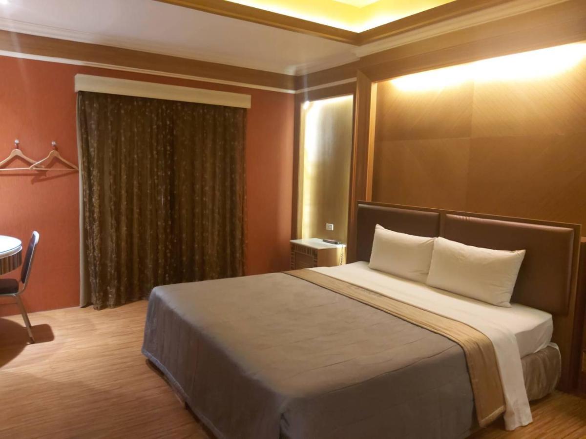 Chateau Motel Kaohsiung Exteriör bild