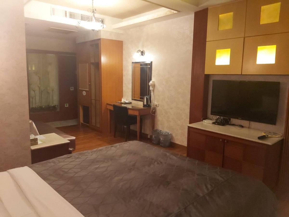 Chateau Motel Kaohsiung Exteriör bild