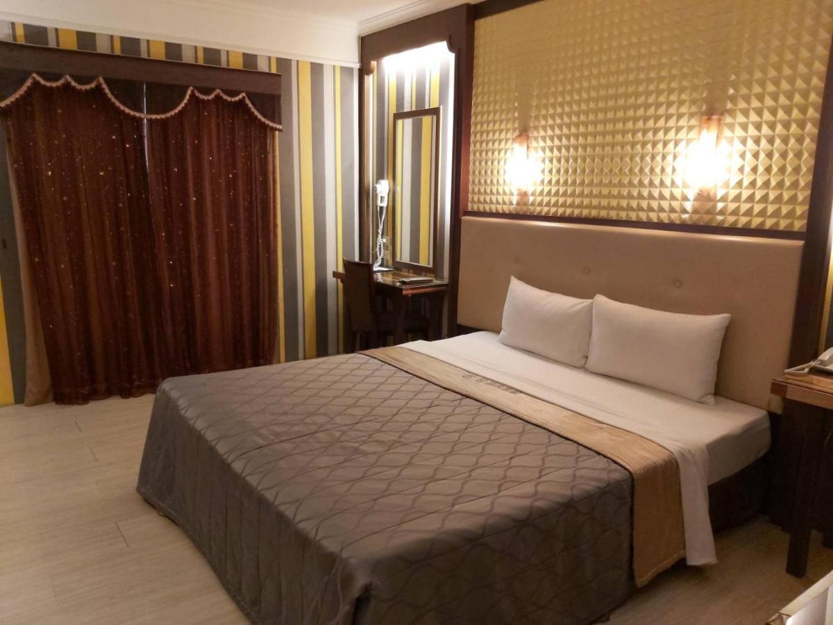 Chateau Motel Kaohsiung Exteriör bild
